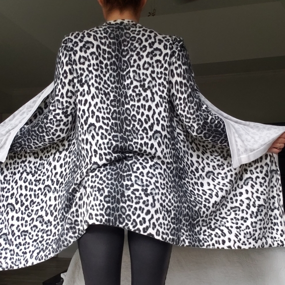 Chico's Snow Leopard 🐆 Drape front Sweater - Picture 2 of 5